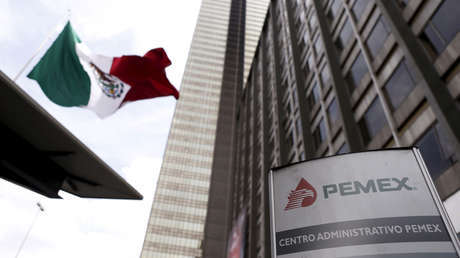 El logotipo de Pemex en la sede del gigante petrolero estatal en la Ciudad de México.