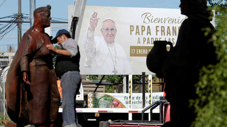 Papa Francisco, las próximas bombas serán en tu sotana: Arden iglesias en Chile antes de su visita