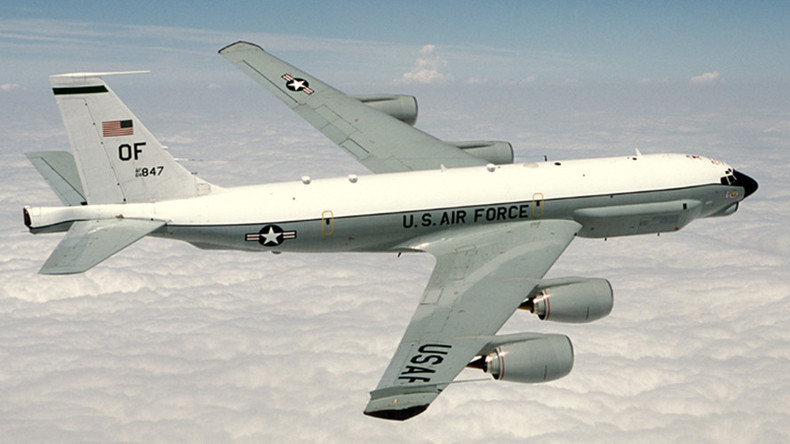 civilian aviation,aviationtour us spy plane flew "dangerously close" to passeng