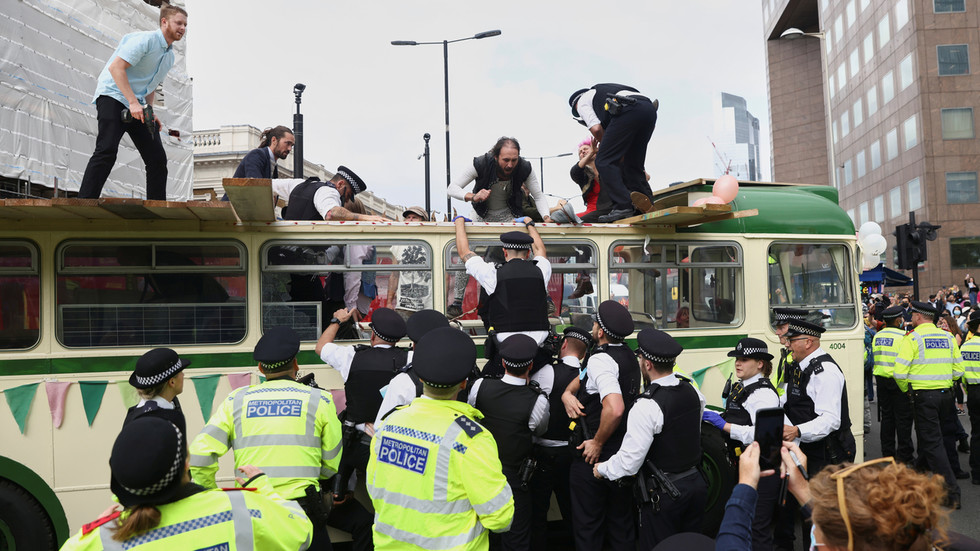 Too white & middle class: XR’s chaotic protests show EXACTLY why people of colour rarely get involved in eco activism 1 Too white & middle class: XR’s chaotic protests show EXACTLY why people of colour rarely get involved in eco activism