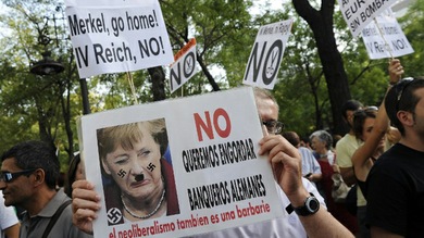 Cientos de españoles protestan contra la ‘receta’ económica alemana