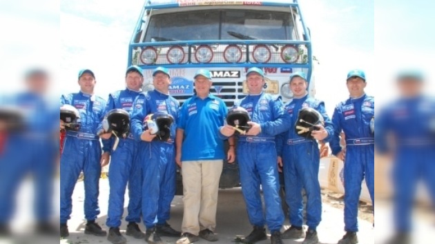 Reciben con honores a los conquistadores del Dakar 2010
