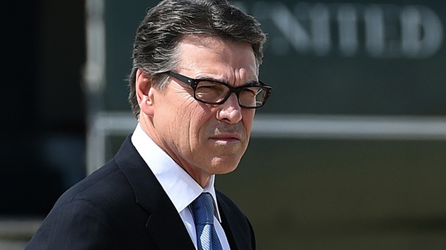 Acusan al gobernador de Texas de abuso de poder