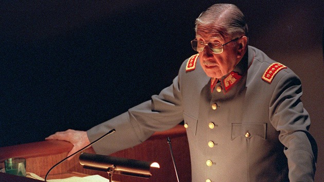 'Forbes' aconseja a Ucrania que consiga "a un Pinochet" para salir de la crisis