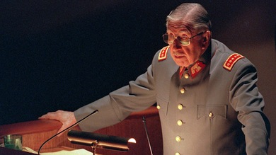 'Forbes' aconseja a Ucrania que consiga "a un Pinochet" para salir de la crisis