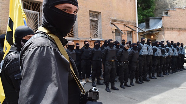 Ucrania: El grupo radical Sector Derecho amenaza al Gobierno con una marcha a Kiev