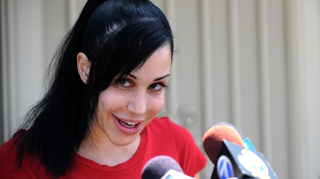 Nadya Suleman, la estadounidense que apuesta al porno para alimentar a sus 14 hijos