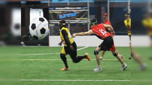 El Ultimate Tazer Ball, fútbol de 'alto voltaje'