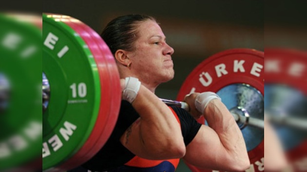 Shimkova consigue el oro para Rusia en el mundial de pesas