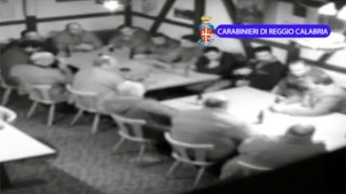 Revelan grabación de una reunión de mafiosos italianos al estilo de 'El Padrino'