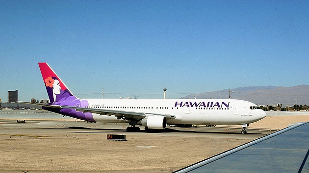 Un joven sobrevive tras pasar 5 horas en el tren de aterrizaje de un vuelo a Hawái