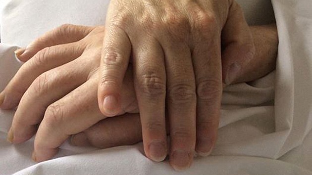 EE.UU.: Mujer se reencuentra tras 43 años con su padre, que muere a los dos días