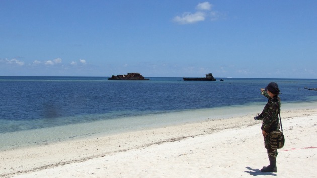 China crea islas artificiales en el mar en disputa, aumentando la tensión en Asia