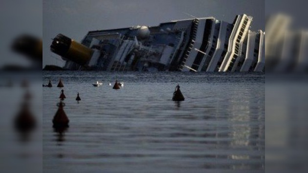 El Capitán del Costa Concordia: acercarse a la costa es una práctica usual
