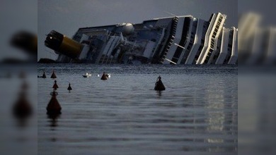 El Capitán del Costa Concordia: acercarse a la costa es una práctica usual