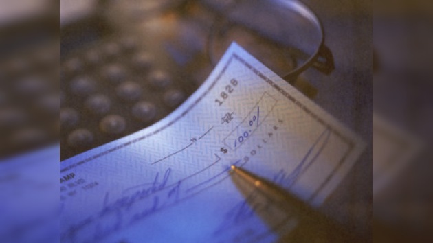 Los cheques bancarios caen en desuso