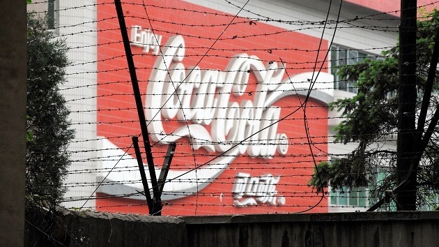 Coca-Cola, investigada por espionaje en China