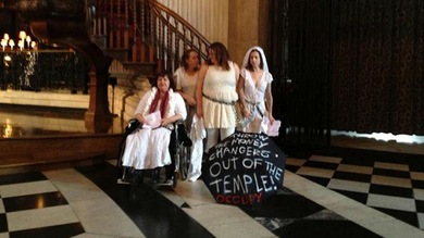Los indignados de Londres ponen el grito en el cielo... desde la catedral de San Pablo