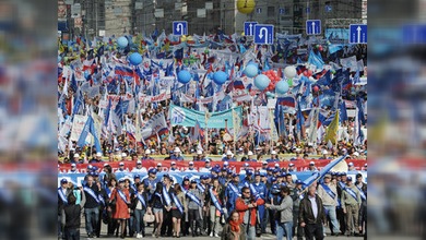¡Paz y trabajo! Los moscovitas celebran el 1 de Mayo con manifestaciones multitudinarias