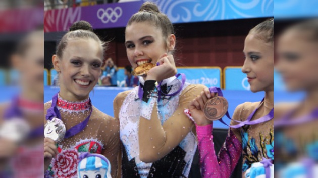 Alexandra Merkúlova, campeona de gimnasia rítmica en los JJ. OO. Juveniles
