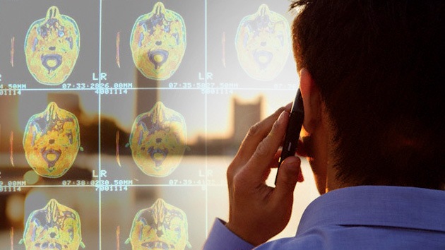 Media hora pegado al 4G afecta al cerebro