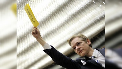 Assange da el salto a la política en su Australia natal