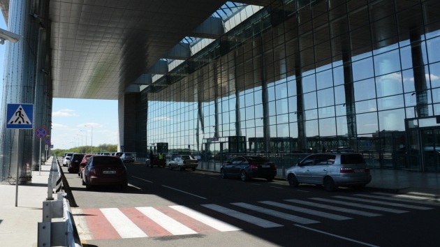 Se oyen disparos en el aeropuerto de Donetsk