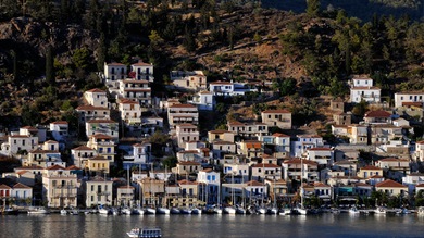 Grecia cerrará el único hospital de una isla de 200.000 habitantes, pero invierte en Defensa