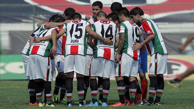Un club chileno de fútbol indigna a Israel poniendo el mapa de Palestina en su uniforme