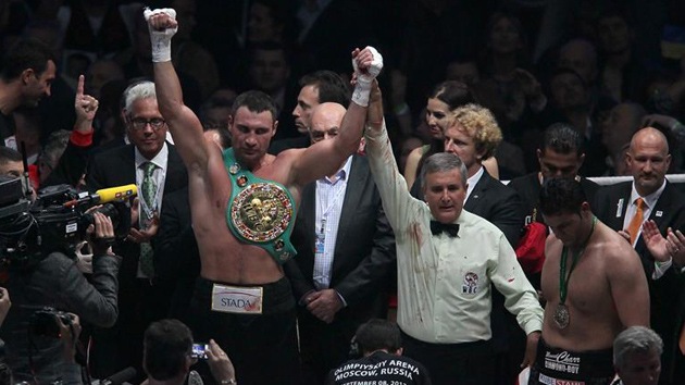 Boxeo: Vitali Klichkó retiene el título de los pesos pesados del CMB