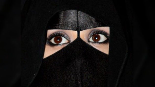 Arabia Saudita quiere ocultar los ojos femeninos bonitos