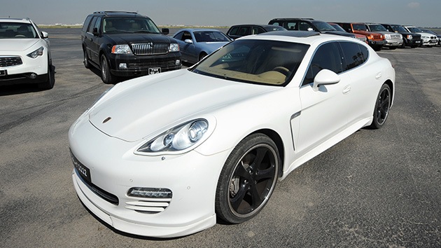 La colección de los autos de lujo del ex presidente tunecino está en venta