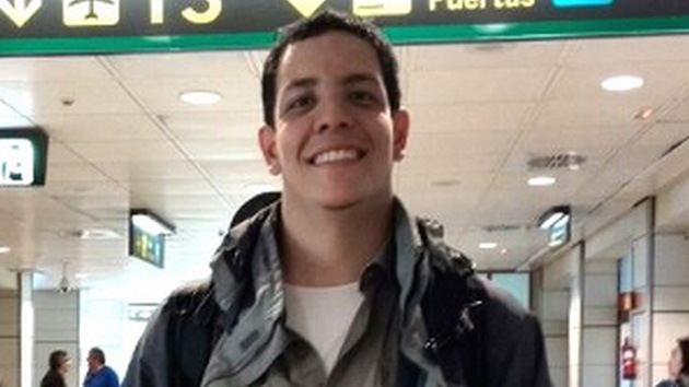 Retienen a un estudiante venezolano en el aeropuerto de Madrid por admitir que es de izquierda