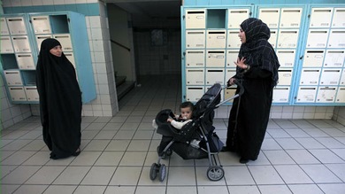 Instan a países de la UE dejar de ignorar a los inmigrantes irregulares en materia sanitaria