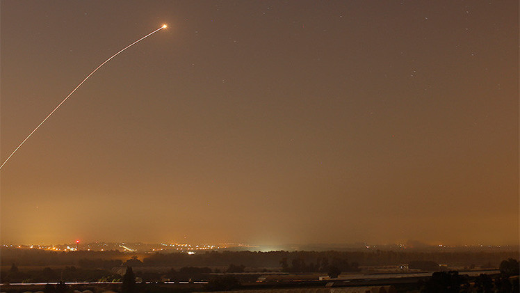Israel: Se registran fuertes explosiones y suenan alarmas de emergencia en el sur
