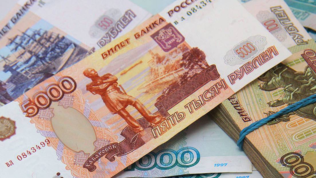 The markets suffocate Russia with the ruble and soaring interests