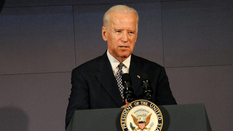 "Estampé su cabeza contra el mostrador": Joe Biden relata cómo golpeó a un niño en una tienda