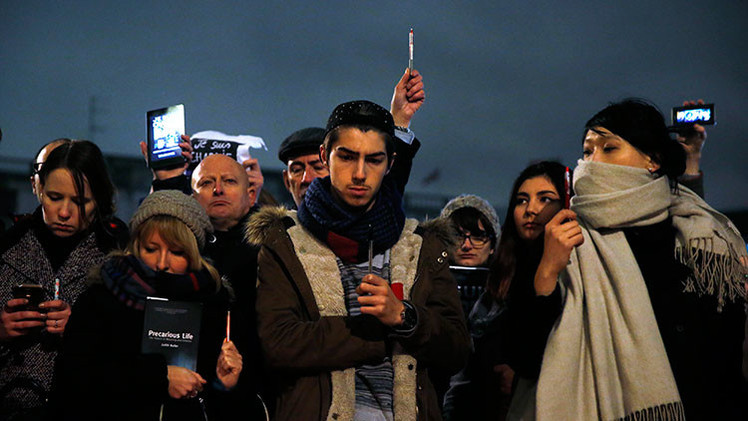 Militante del Estado Islámico elogia el ataque de París y dice que solo es el inicio