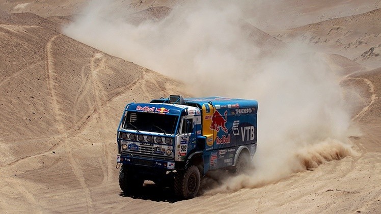 Etapa 9 del Dakar 2015: Otro triunfo de los Kamaz rusos y primera victoria de Nani Roma