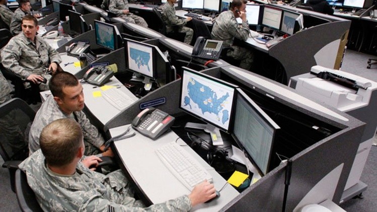 Snowden: La NSA desarrolla armas cibernéticas para una guerra digital