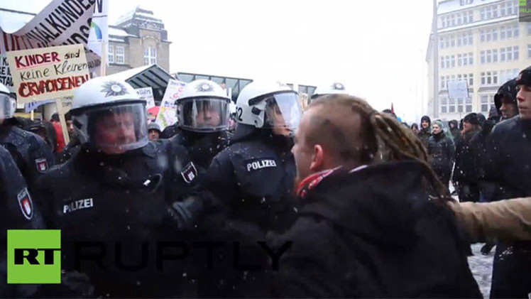 VIDEO: Una protesta contra la educación sexual en Alemania causa choques y heridos