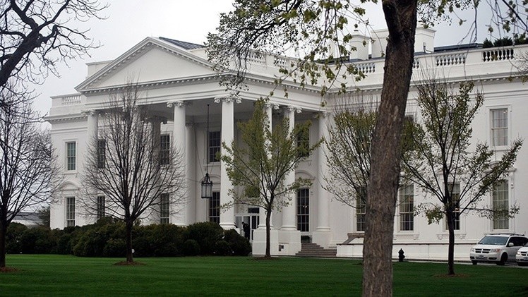 Hallan un "dispositivo" en el césped de la Casa Blanca