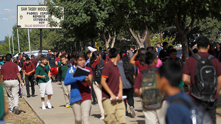 Texas estudia amparar por ley a maestros que usen fuerza letal contra estudiantes
