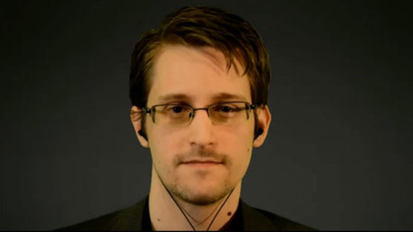Snowden: "El problema con la vigilancia, es que cuando recolectas todo, no entiendes nada"