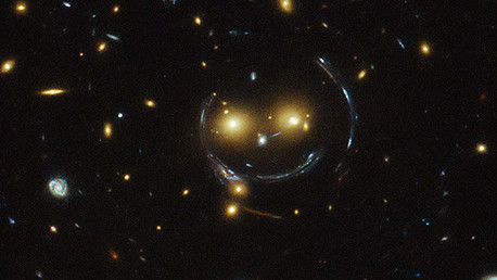 El telescopio Hubble capta una galaxia 'sonriente'