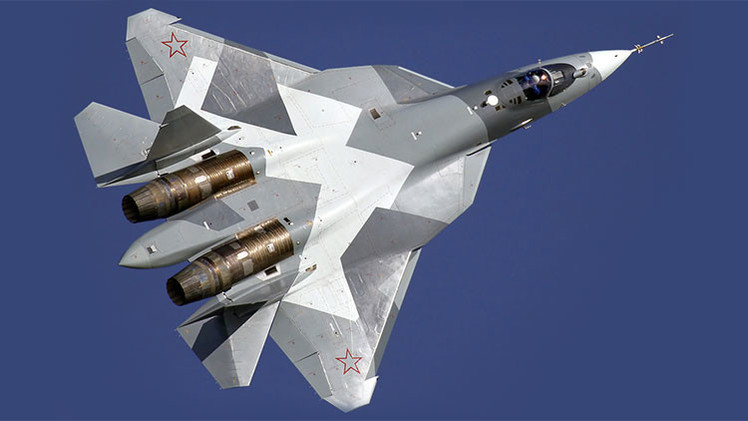 El avanzado caza ruso T-50, un "robot volador" tripulado