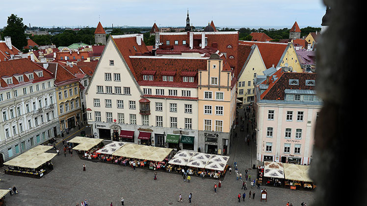 Embajada de EE.UU. en Estonia reconoce que espía a transeúntes en el centro de la capital