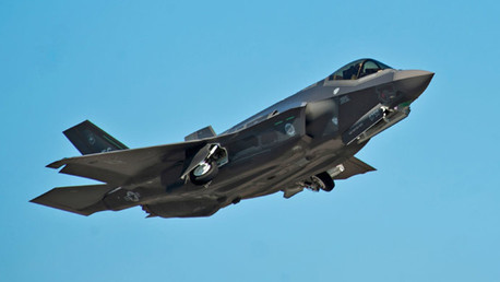Retrasos en el suministro del costoso F-35 dejarán vulnerables los cielos británicos