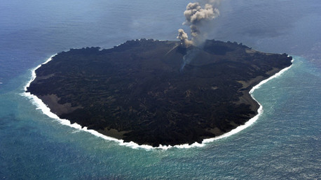 Una nueva isla volcánica de Japón ayudará a comprender cómo surge la vida