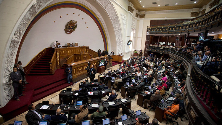 El Parlamento venezolano aprueba un acuerdo en apoyo a las decisiones de Maduro sobre Guyana